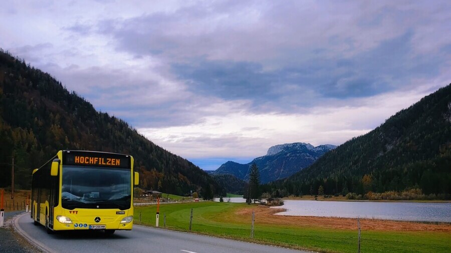 Bus im Pillerseetal